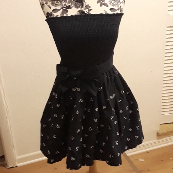 Abercrombie and Fitch. Nautical strapless dress - Picture 2 of 4